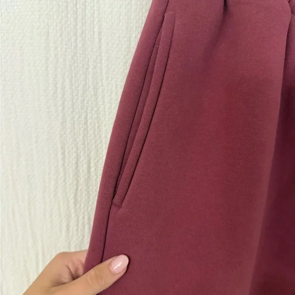 Comfrt Sweat Set - Picture 7 of 7